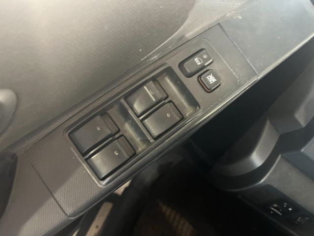 bontott TOYOTA COROLLA VERSO Csomagtérajtó Kapcsoló