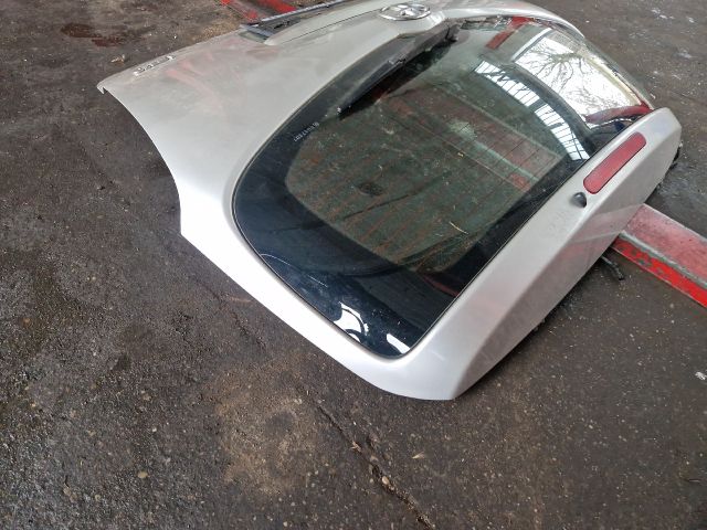 bontott TOYOTA COROLLA VERSO Csomagtérajtó (Részeivel)