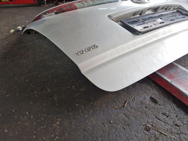 bontott TOYOTA COROLLA VERSO Csomagtérajtó (Részeivel)