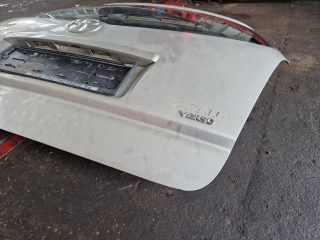 bontott TOYOTA COROLLA VERSO Csomagtérajtó (Részeivel)