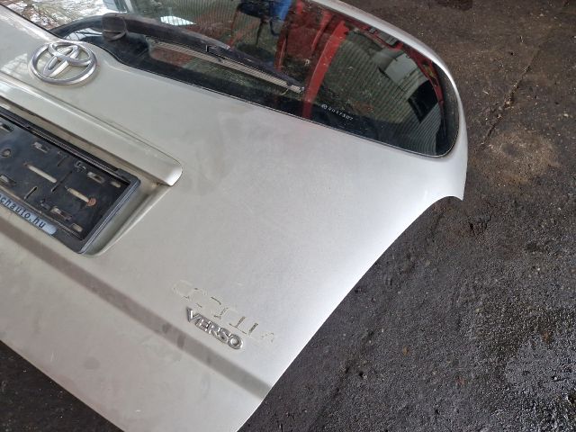 bontott TOYOTA COROLLA VERSO Csomagtérajtó (Részeivel)