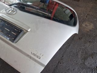 bontott TOYOTA COROLLA VERSO Csomagtérajtó (Részeivel)