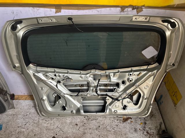 bontott TOYOTA COROLLA VERSO Csomagtérajtó (Üres lemez)