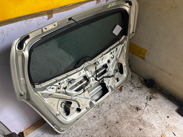 bontott TOYOTA COROLLA VERSO Csomagtérajtó (Üres lemez)