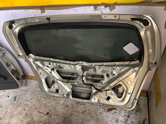 bontott TOYOTA COROLLA VERSO Csomagtérajtó (Üres lemez)