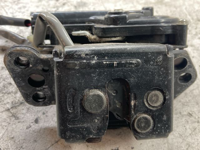 bontott TOYOTA COROLLA VERSO Csomagtérajtó Zárszerkezet