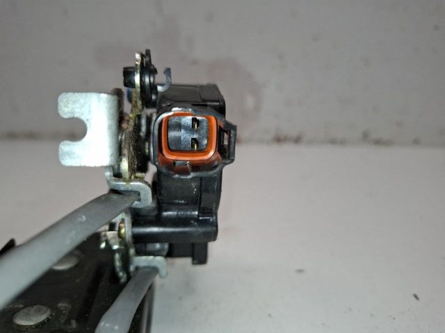 bontott TOYOTA COROLLA VERSO Csomagtérajtó Zárszerkezet