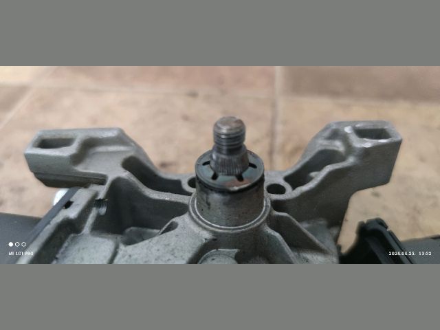 bontott TOYOTA COROLLA VERSO Első Ablaktörlő Motor