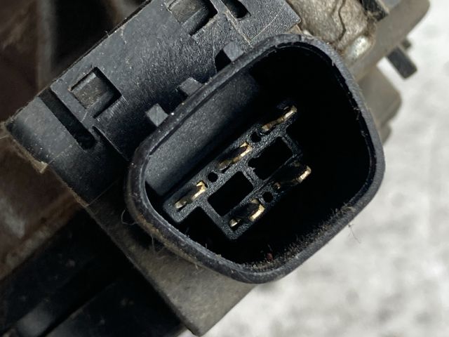 bontott TOYOTA COROLLA VERSO Első Ablaktörlő Szerkezet Motorral