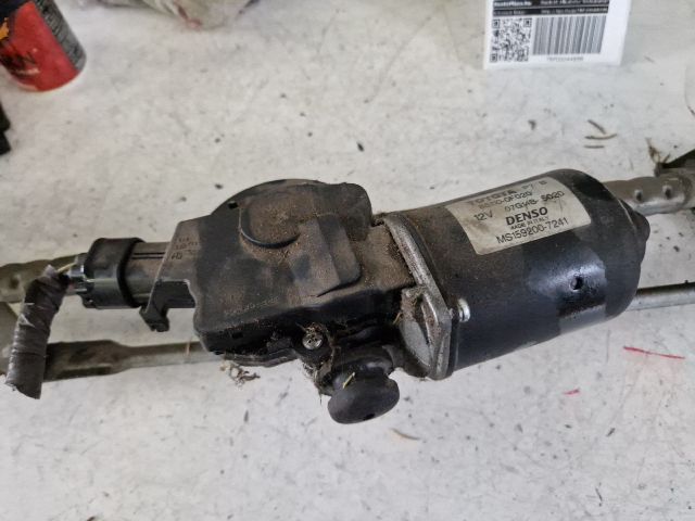 bontott TOYOTA COROLLA VERSO Első Ablaktörlő Szerkezet Motorral