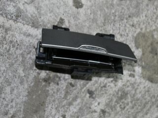 bontott TOYOTA COROLLA VERSO Első Hamutartó