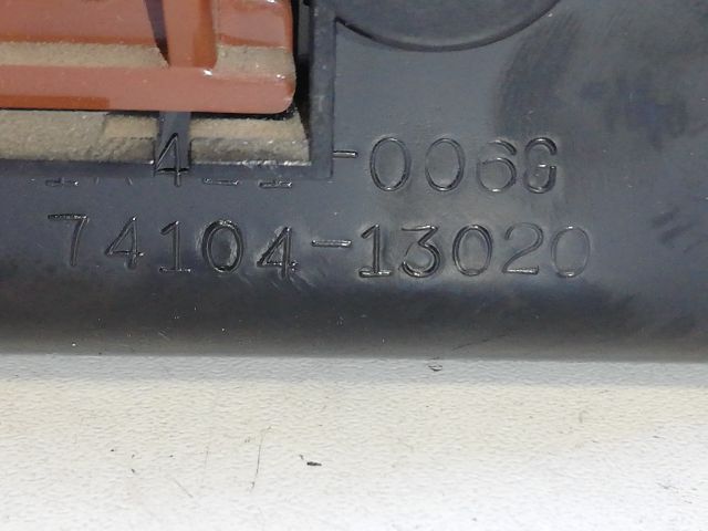 bontott TOYOTA COROLLA VERSO Első Hamutartó