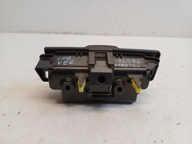 bontott TOYOTA COROLLA VERSO Első Hamutartó