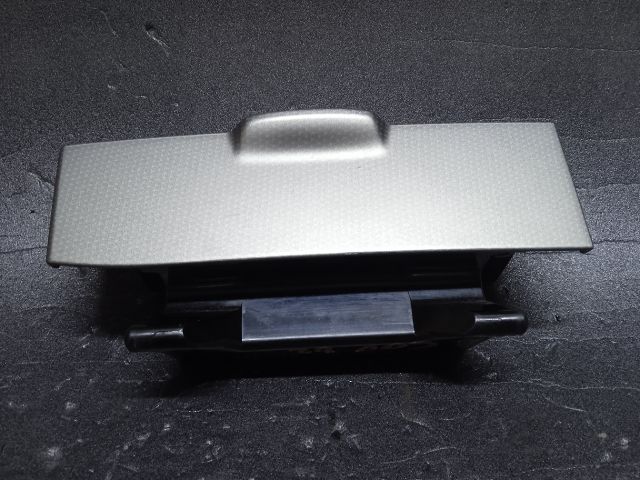 bontott TOYOTA COROLLA VERSO Első Hamutartó