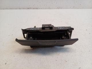 bontott TOYOTA COROLLA VERSO Első Hamutartó