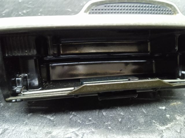 bontott TOYOTA COROLLA VERSO Első Hamutartó