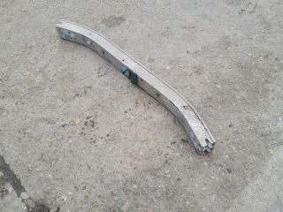 bontott TOYOTA COROLLA VERSO Első Lökhárító Merevítő (Fém)