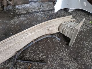 bontott TOYOTA COROLLA VERSO Első Lökhárító Merevítő (Fém)