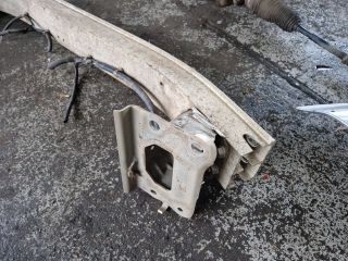 bontott TOYOTA COROLLA VERSO Első Lökhárító Merevítő (Fém)