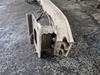 bontott TOYOTA COROLLA VERSO Első Lökhárító Merevítő (Fém)