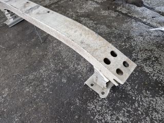 bontott TOYOTA COROLLA VERSO Első Lökhárító Merevítő (Fém)