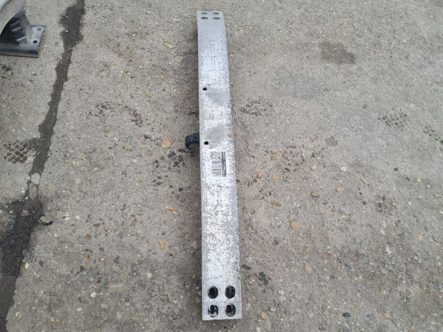 bontott TOYOTA COROLLA VERSO Első Lökhárító Merevítő (Fém)