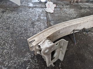 bontott TOYOTA COROLLA VERSO Első Lökhárító Merevítő (Fém)