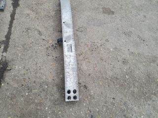 bontott TOYOTA COROLLA VERSO Első Lökhárító Merevítő (Fém)