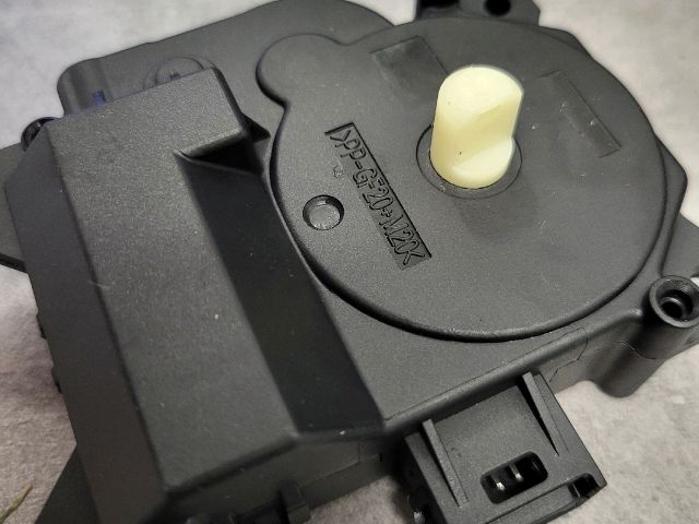 bontott TOYOTA COROLLA VERSO Fűtés Állító Motor