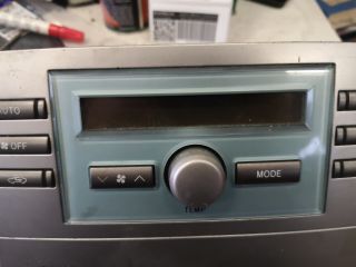 bontott TOYOTA COROLLA VERSO Fűtéskapcsoló (digit klímás)