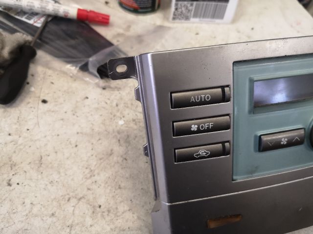 bontott TOYOTA COROLLA VERSO Fűtéskapcsoló (digit klímás)