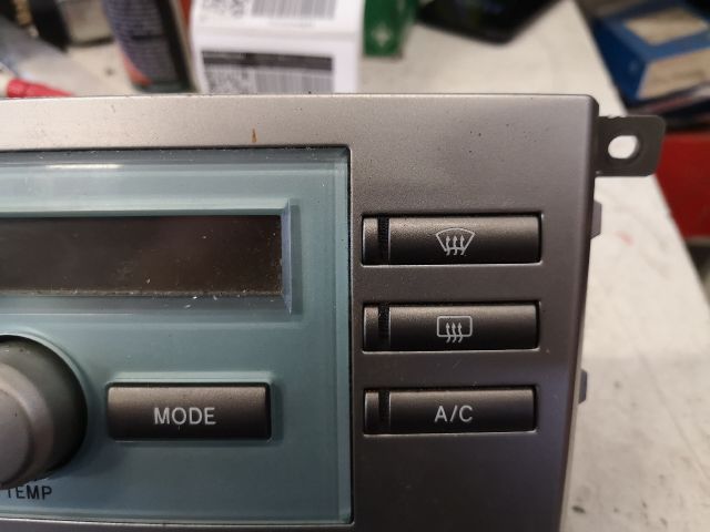 bontott TOYOTA COROLLA VERSO Fűtéskapcsoló (digit klímás)