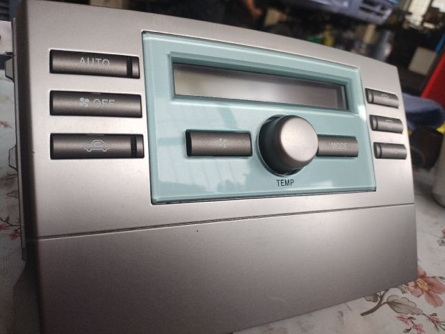 bontott TOYOTA COROLLA VERSO Fűtéskapcsoló (digit klímás)