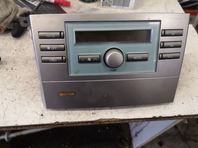 bontott TOYOTA COROLLA VERSO Fűtéskapcsoló (digit klímás)