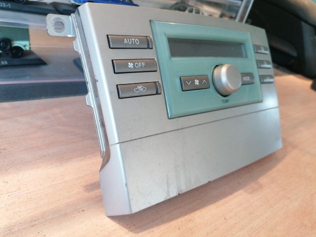 bontott TOYOTA COROLLA VERSO Fűtéskapcsoló (digit klímás)