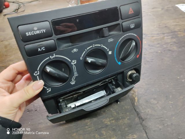 bontott TOYOTA COROLLA VERSO Fűtéskapcsoló (manuális klímás)