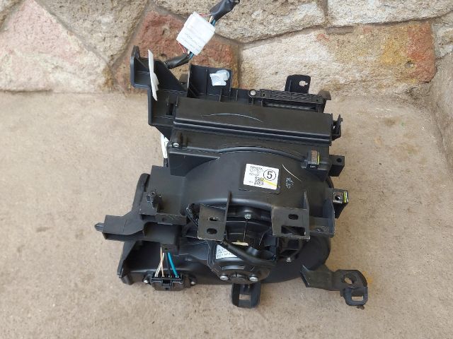 bontott TOYOTA COROLLA VERSO Fűtőmotor (Klímás)