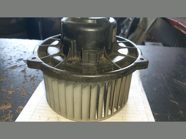 bontott TOYOTA COROLLA VERSO Fűtőmotor (Nem klímás)