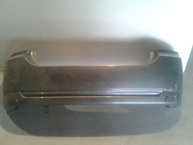 bontott TOYOTA COROLLA VERSO Hátsó Lökhárító (Üresen)