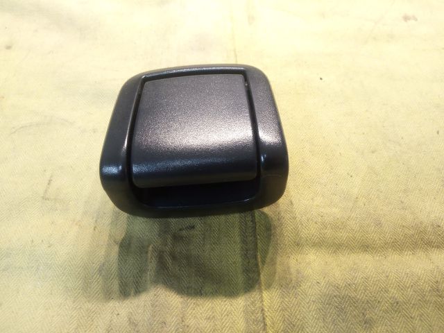 bontott TOYOTA COROLLA VERSO Hátsó Üléstámla Döntő Kar / Gomb