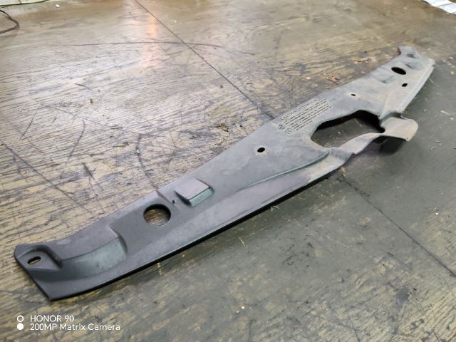 bontott TOYOTA COROLLA VERSO Homlokfal Burkolat