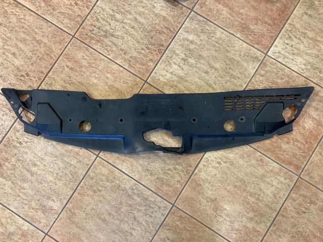 bontott TOYOTA COROLLA VERSO Homlokfal Burkolat