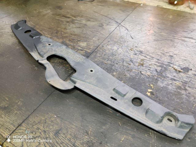 bontott TOYOTA COROLLA VERSO Homlokfal Burkolat