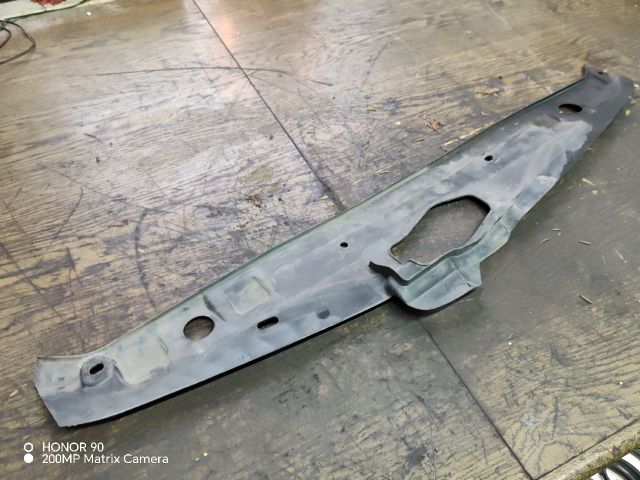 bontott TOYOTA COROLLA VERSO Homlokfal Burkolat