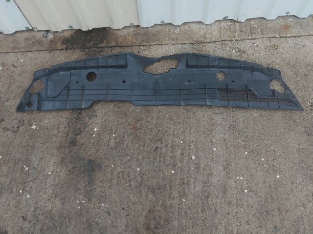 bontott TOYOTA COROLLA VERSO Homlokfal Burkolat