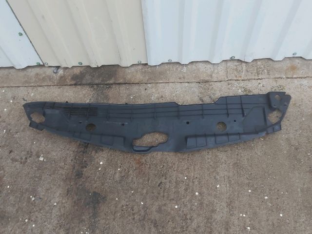 bontott TOYOTA COROLLA VERSO Homlokfal Burkolat