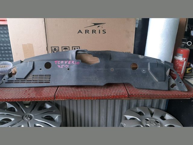 bontott TOYOTA COROLLA VERSO Homlokfal Burkolat