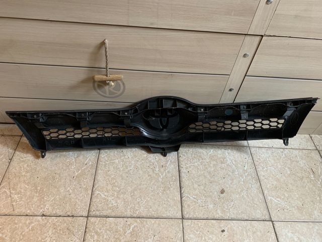 bontott TOYOTA COROLLA VERSO Hűtőrács