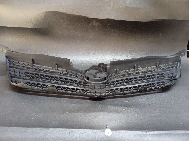 bontott TOYOTA COROLLA VERSO Hűtőrács