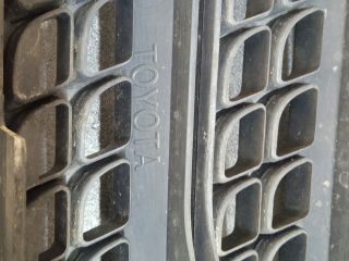 bontott TOYOTA COROLLA VERSO Hűtőrács